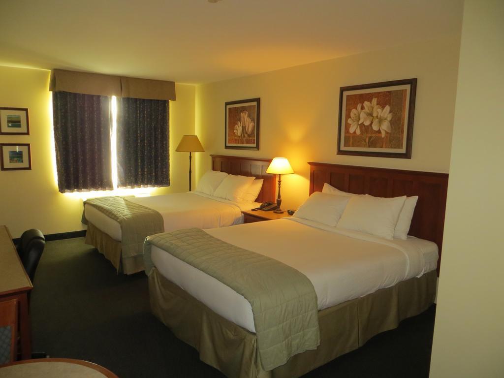 Hotel St-Bernard Saint-Bernard-de-Lacolle 객실 사진