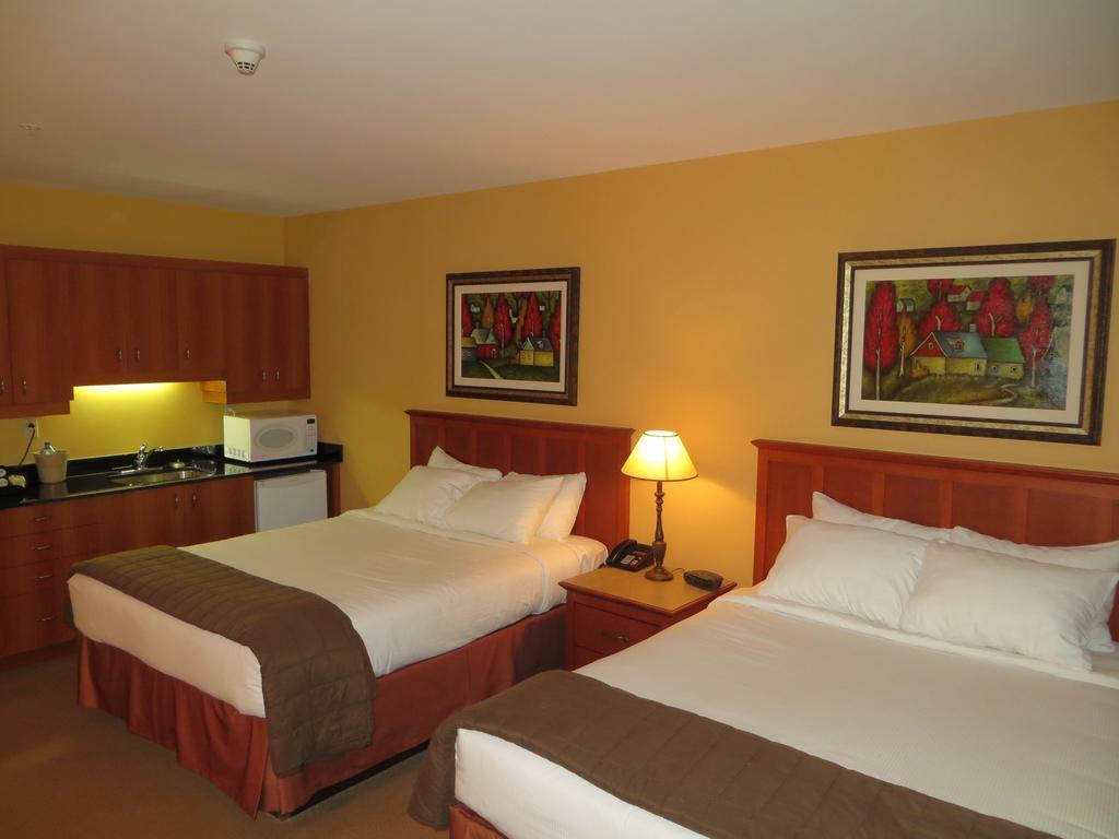 Hotel St-Bernard Saint-Bernard-de-Lacolle 객실 사진