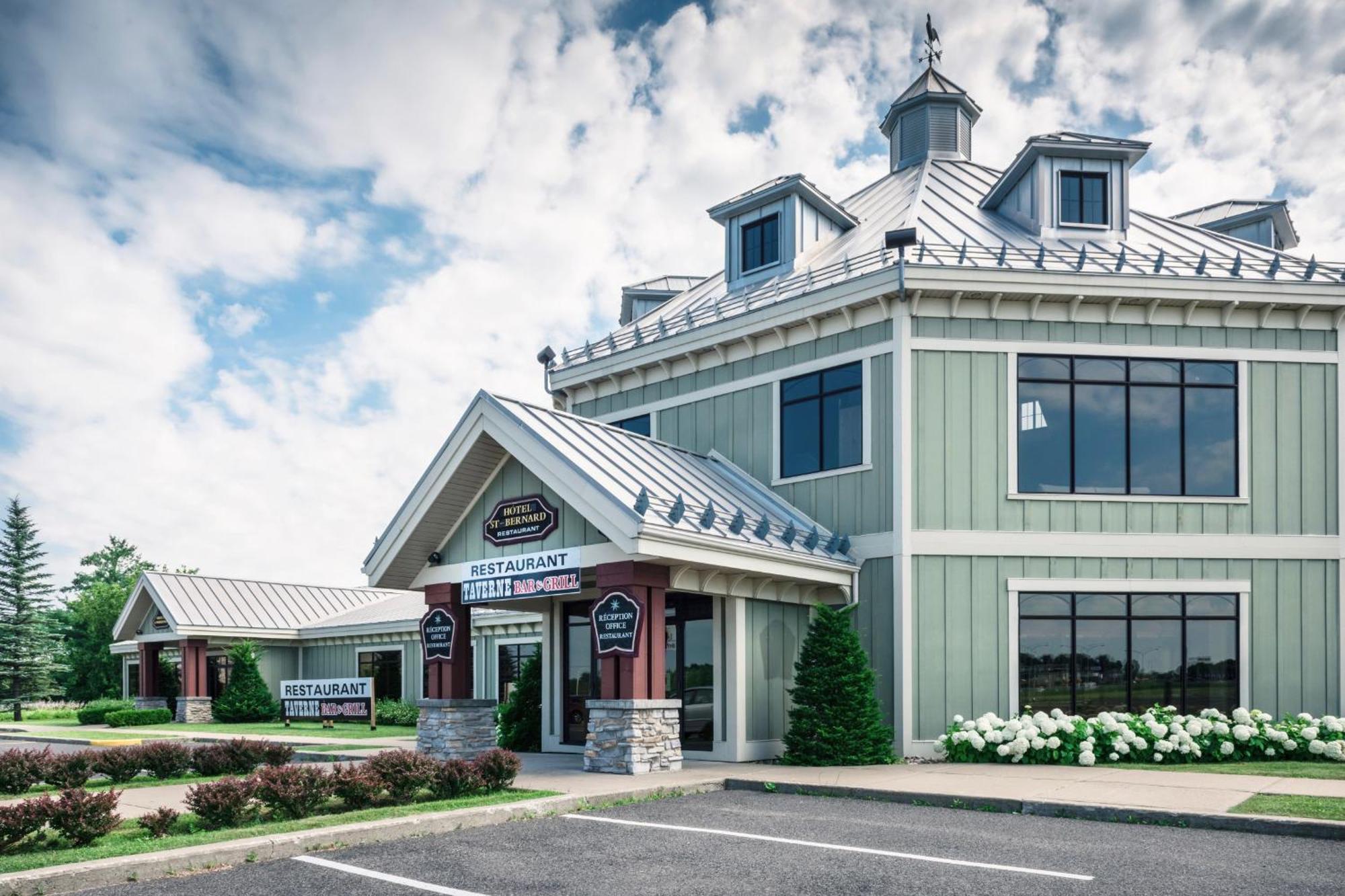 Hotel St-Bernard Saint-Bernard-de-Lacolle 외부 사진