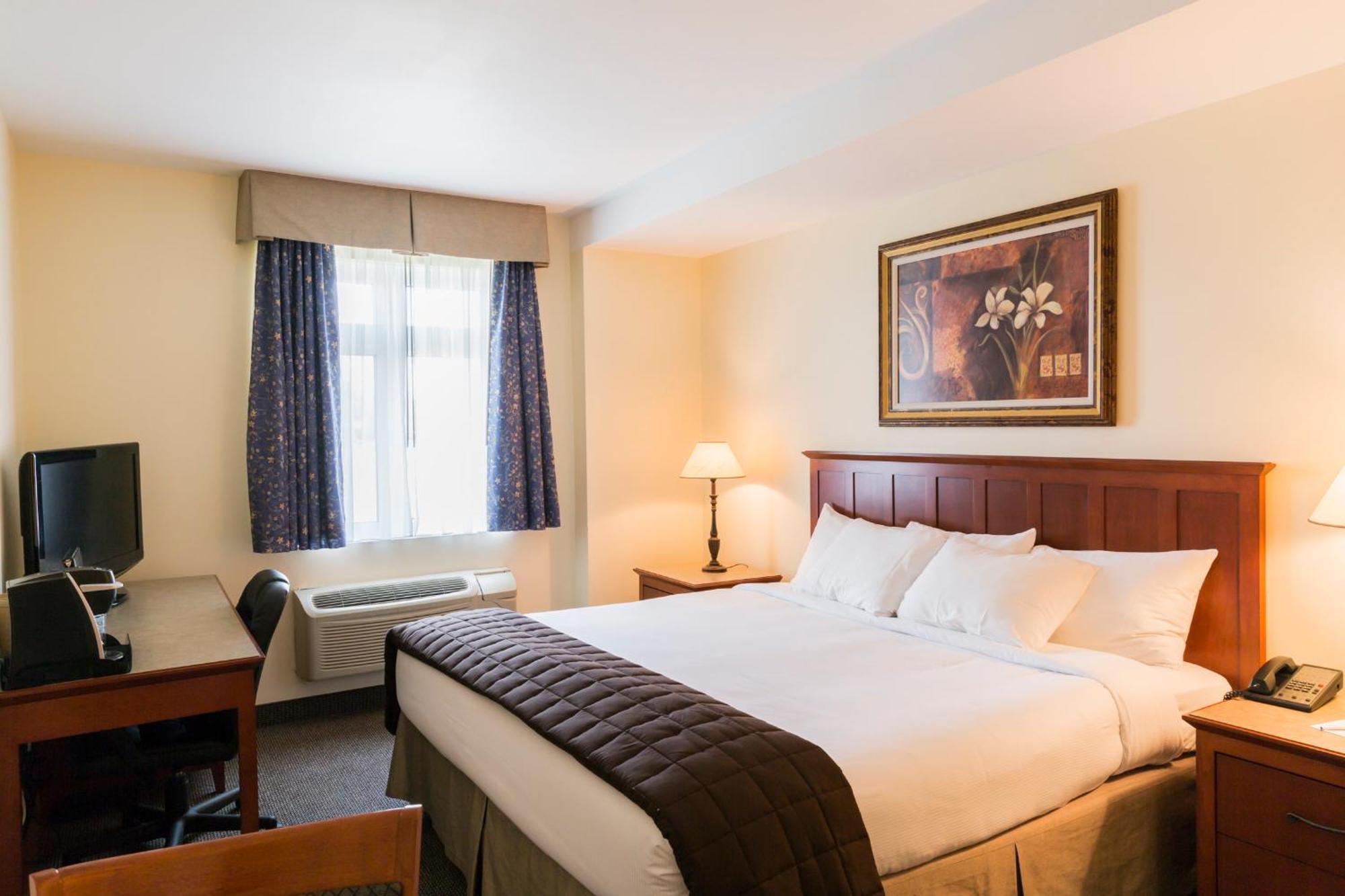 Hotel St-Bernard Saint-Bernard-de-Lacolle 외부 사진