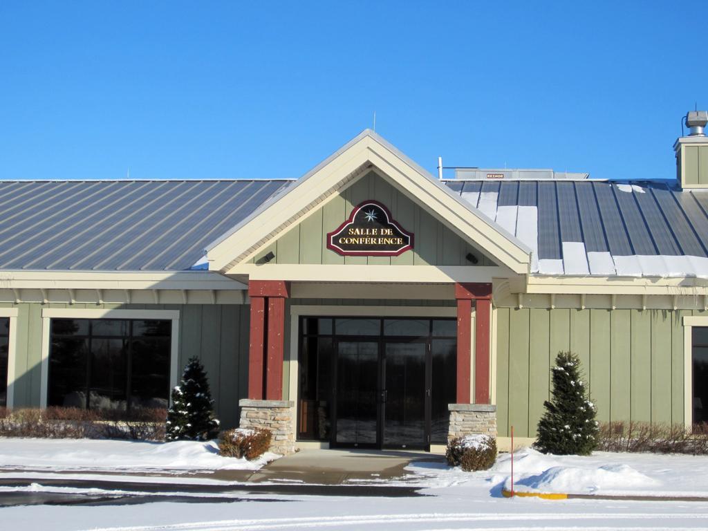 Hotel St-Bernard Saint-Bernard-de-Lacolle 외부 사진